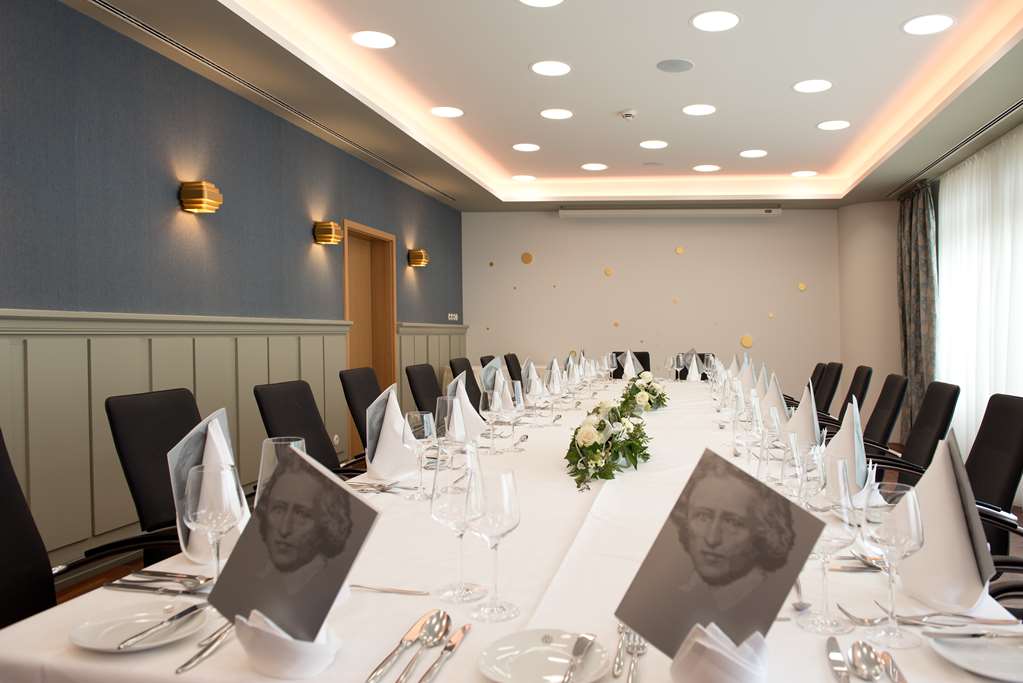 ceremony table