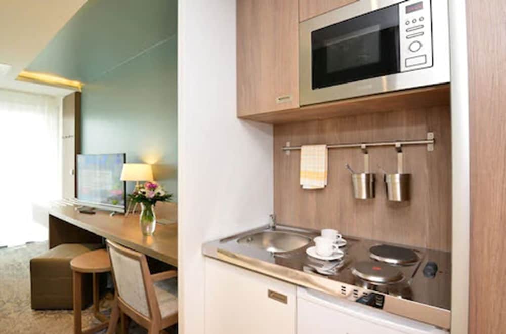 Private kitchenette
