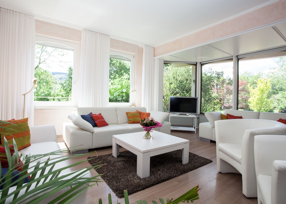 Landhaus Wiesemann Parkappartements & Dependance Nähe Ettelsberg Talstation