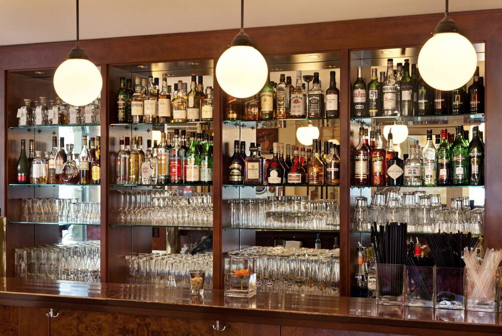Hotel Bar