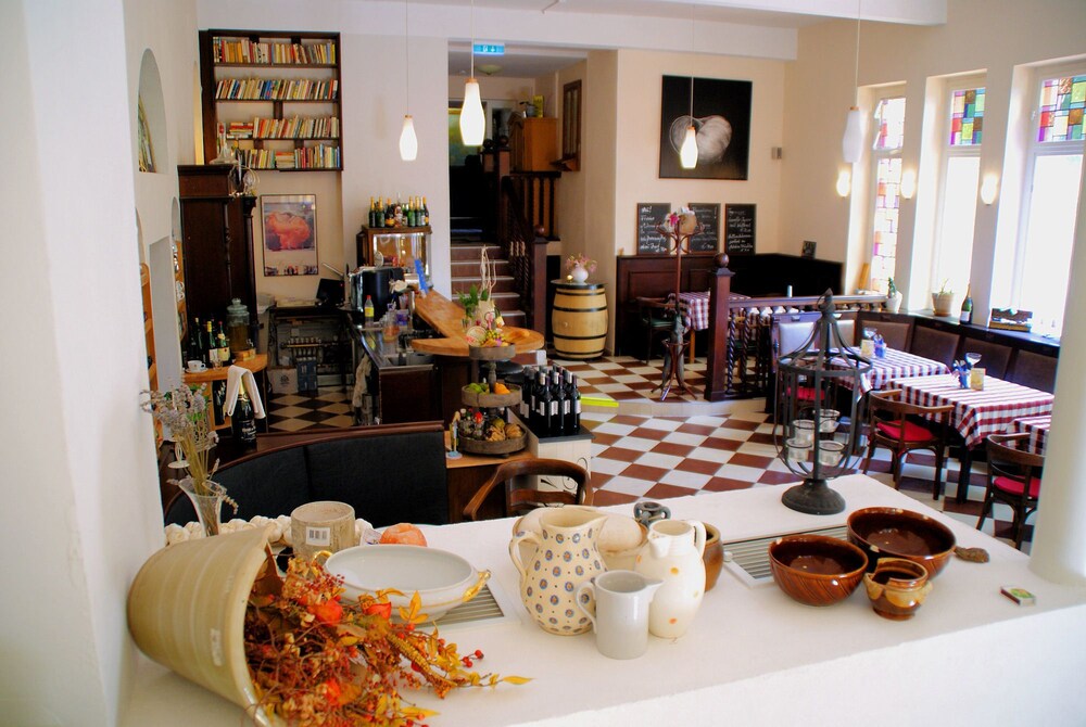 Hotel Bar