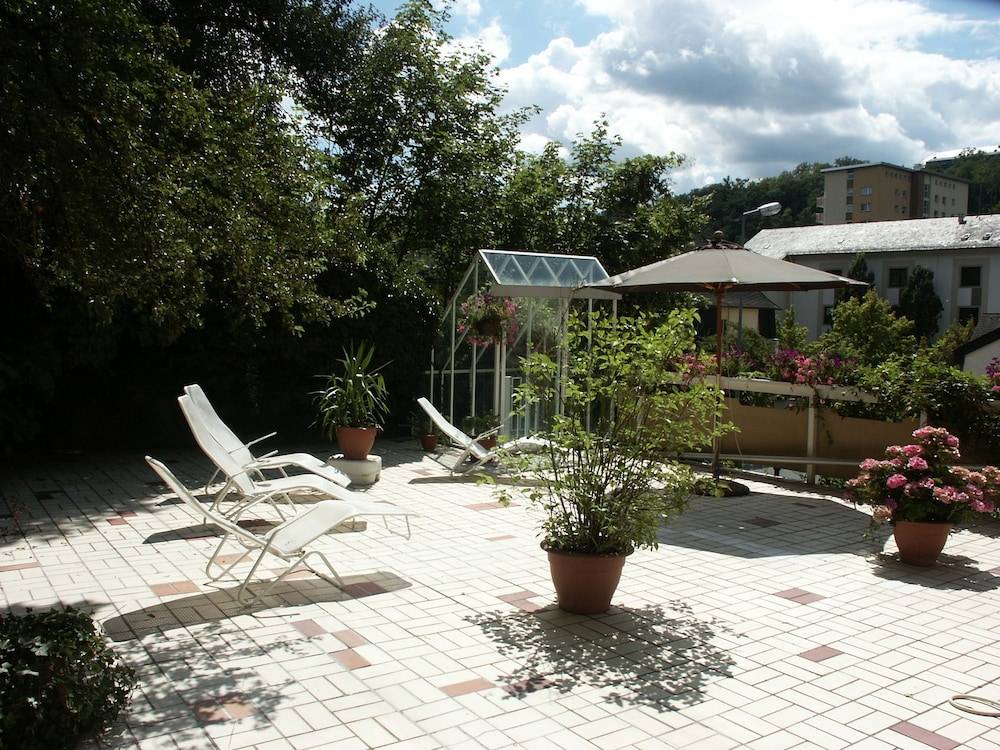 Sundeck