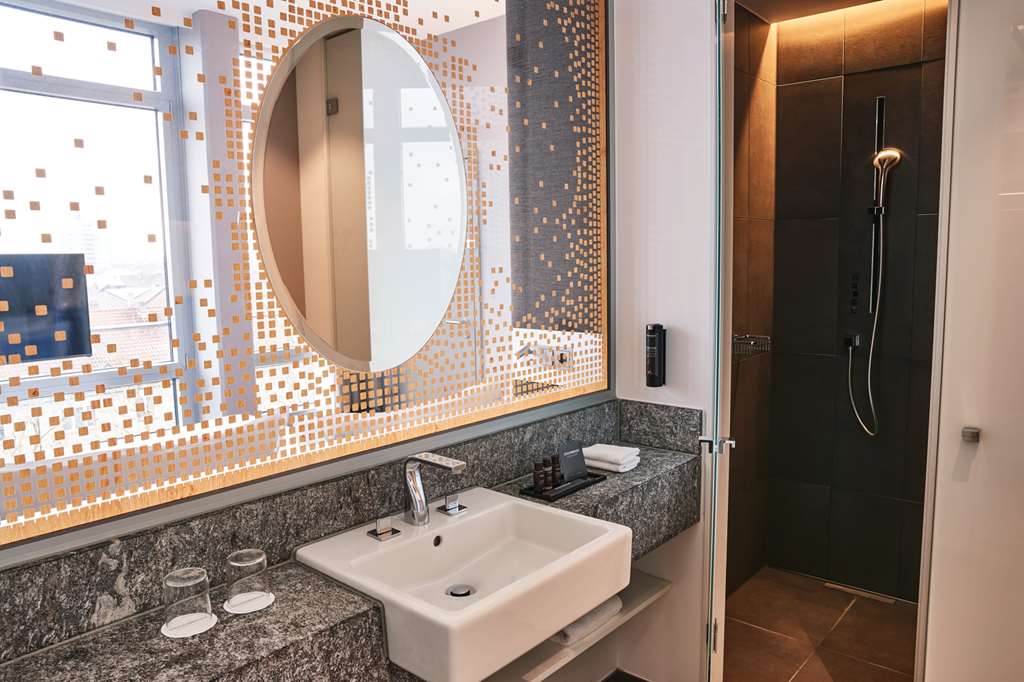 Steigenberger Hotel Muenchen/Munich, Germany - Guest Room
