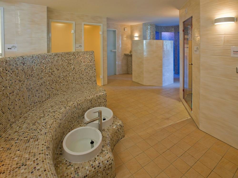 Steam room
