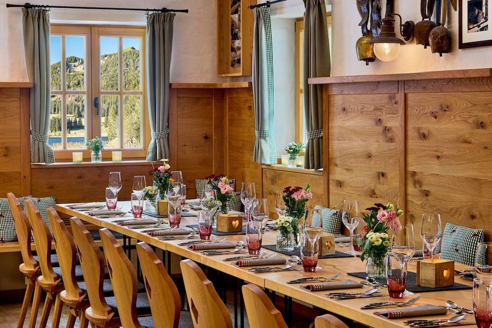 Banquet hall