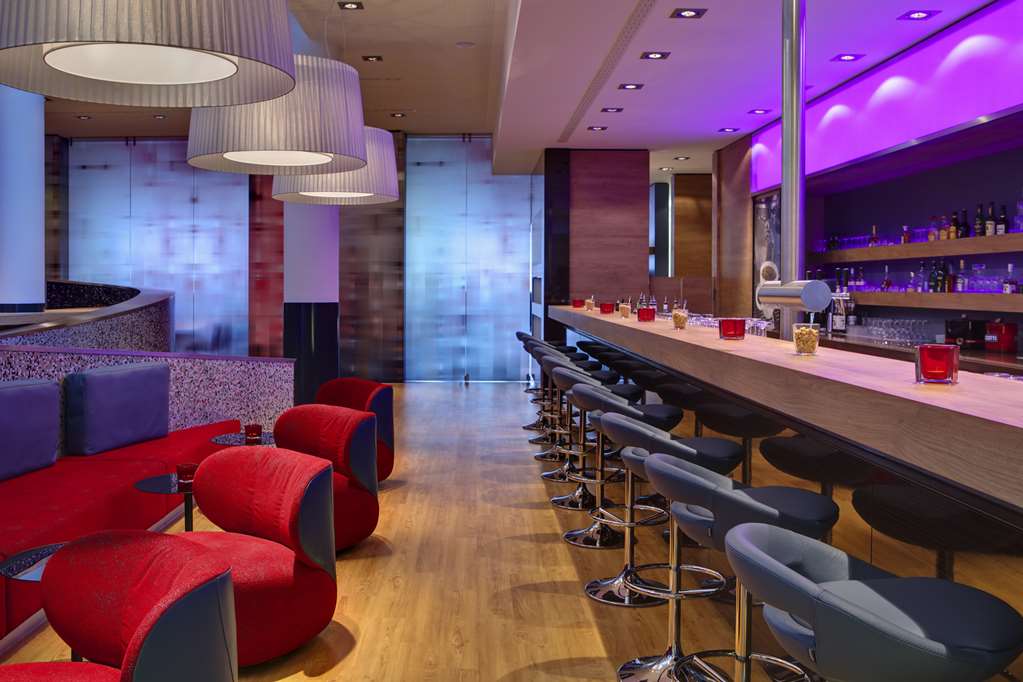 IntercityHotel Berlin Hauptbahnhof, Germany - Bar