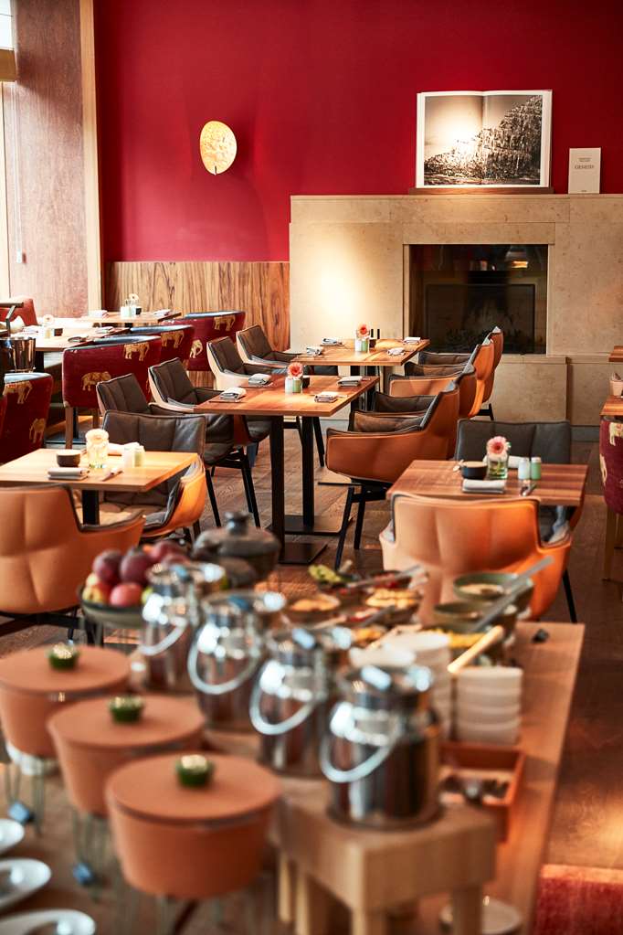 Restaurant with Breakfast set up