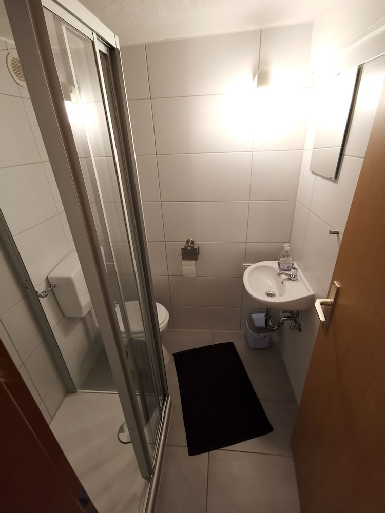 Bathroom shower