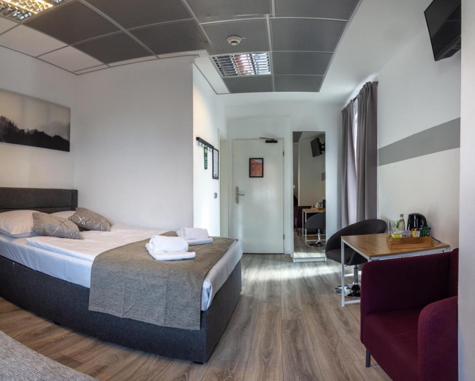 Guest room