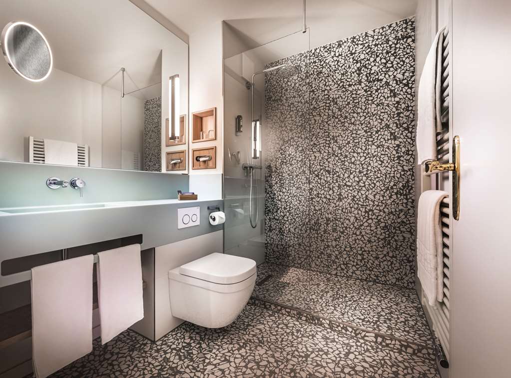 Steigenberger Hotel Treudelberg, Hamburg - Badezimmer