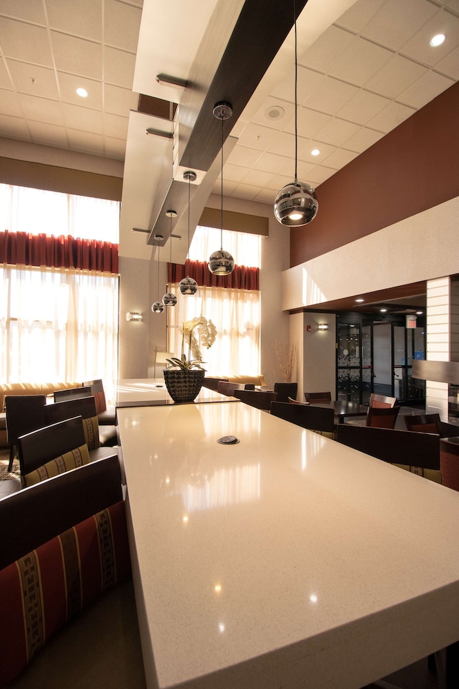 Hampton Inn & Suites Richmond Virginia Center - photo 2