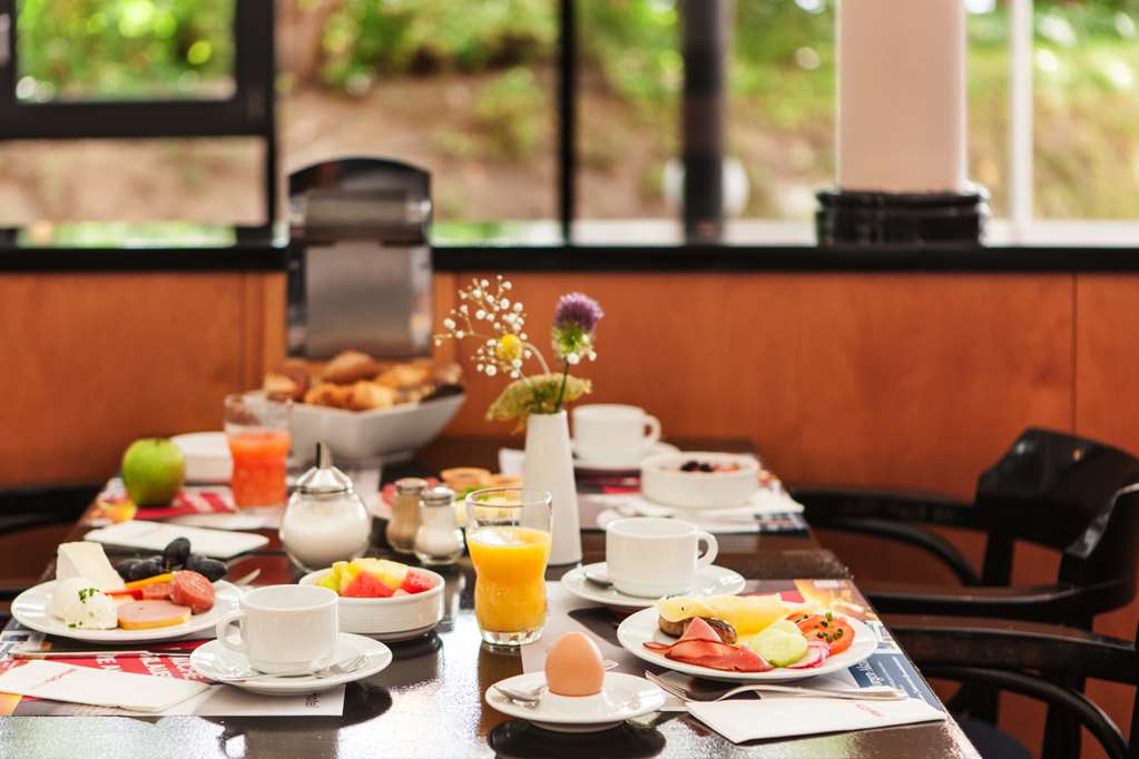 IntercityHotel Magdeburg, Germany - Breakfast