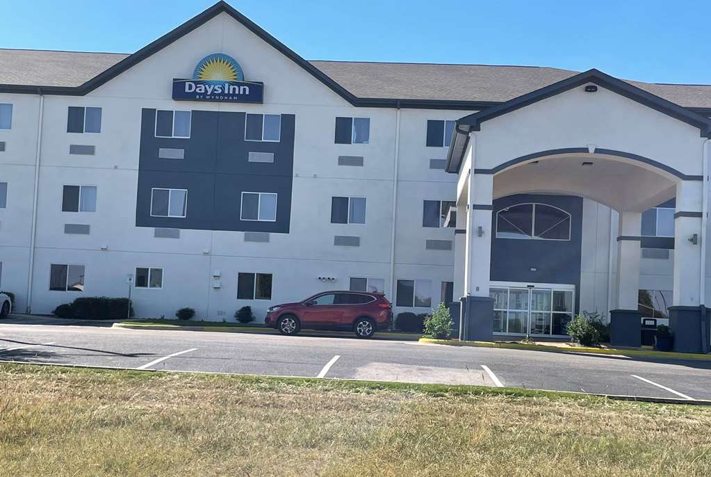 Days Inn by Wyndham Copperas Cove - photo 2
