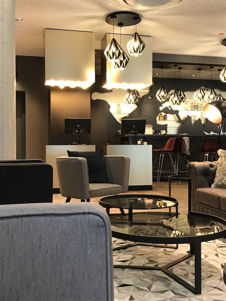 Hotel Lounge