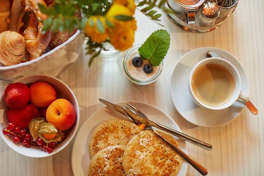 Restaurant Breakfast