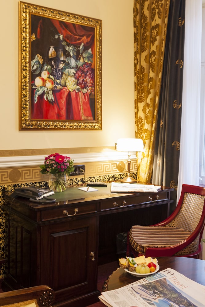 In-room business center