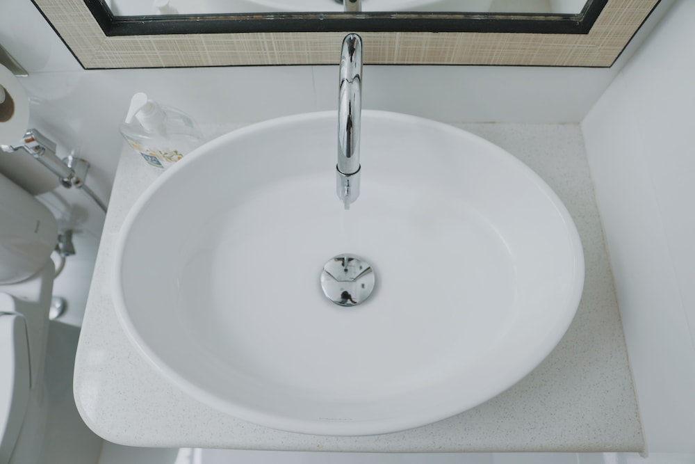 Bathroom sink