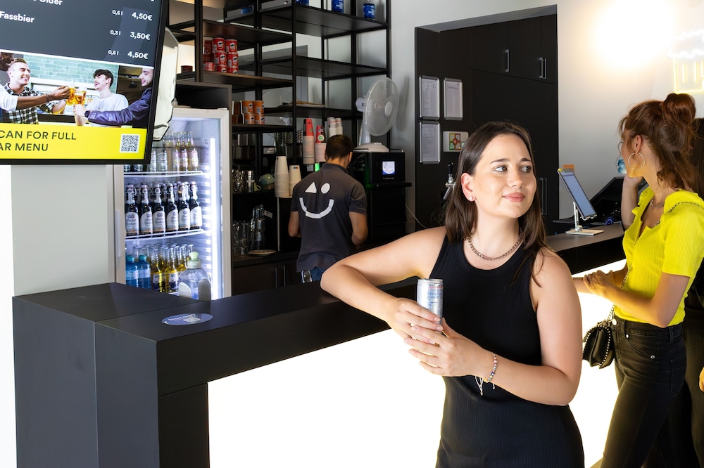 Snack bar