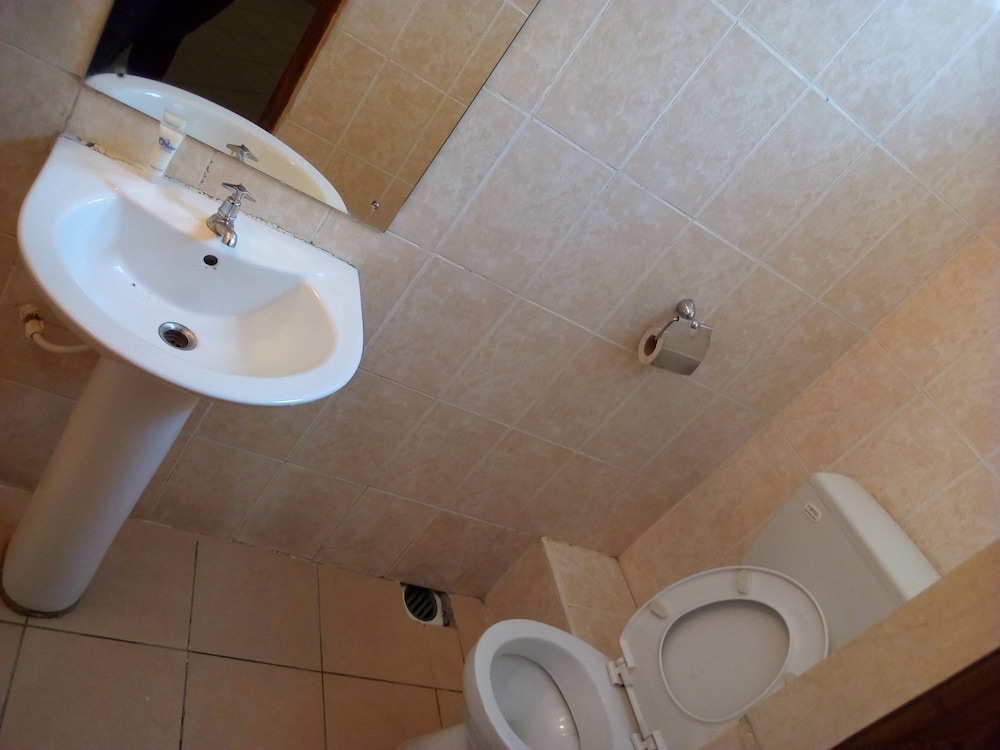 Bathroom sink