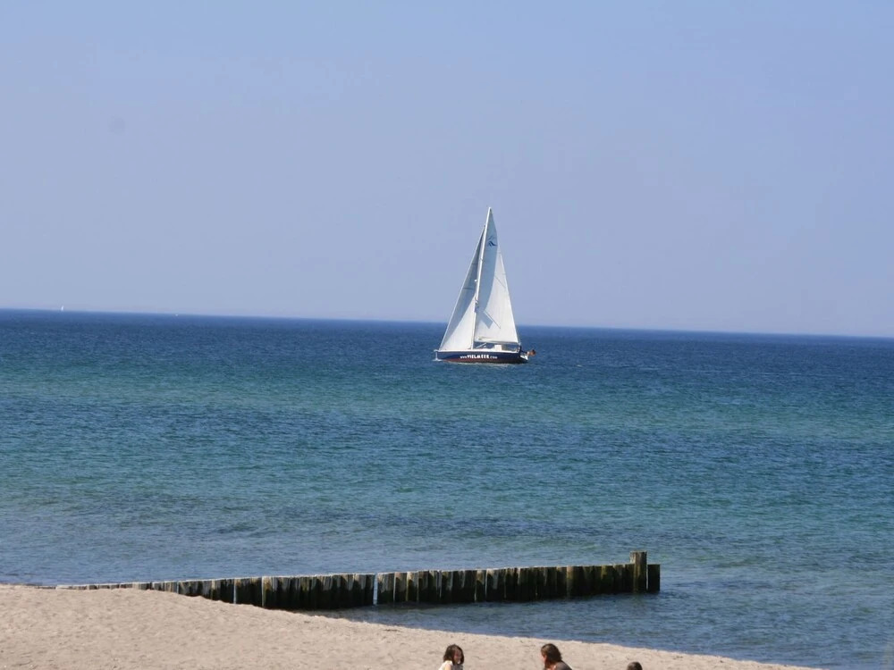 Allergy Friendly Holiday Home near Beach with Lake View