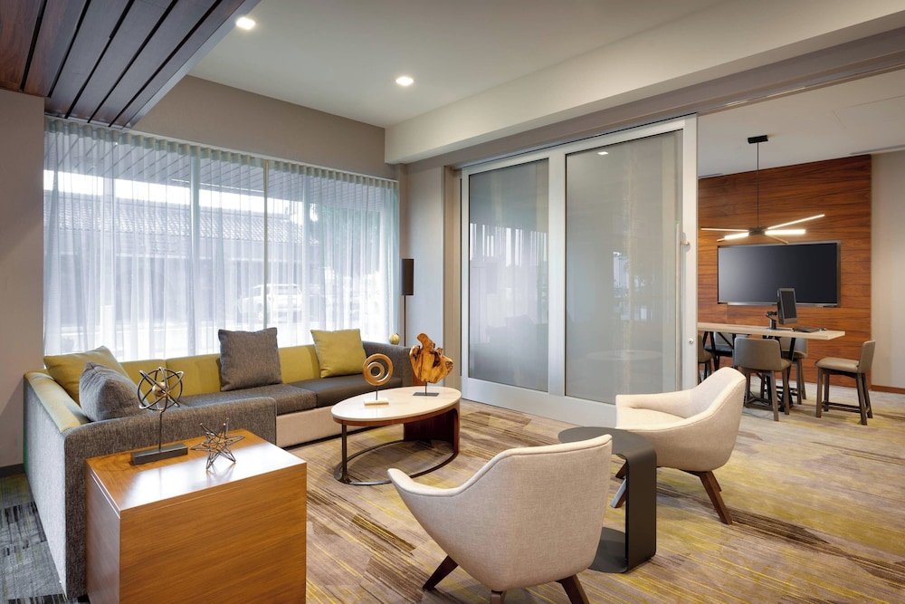 Courtyard by Marriott Los Angeles LAX Hawthorne - photo 4