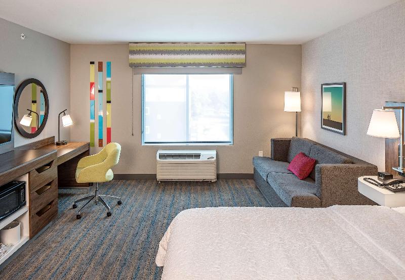 Hampton Inn Columbus NE - photo 5