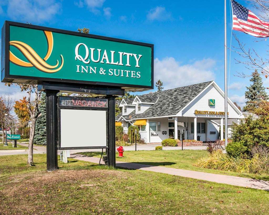 Quality Inn & Suites Beachfront - photo 3