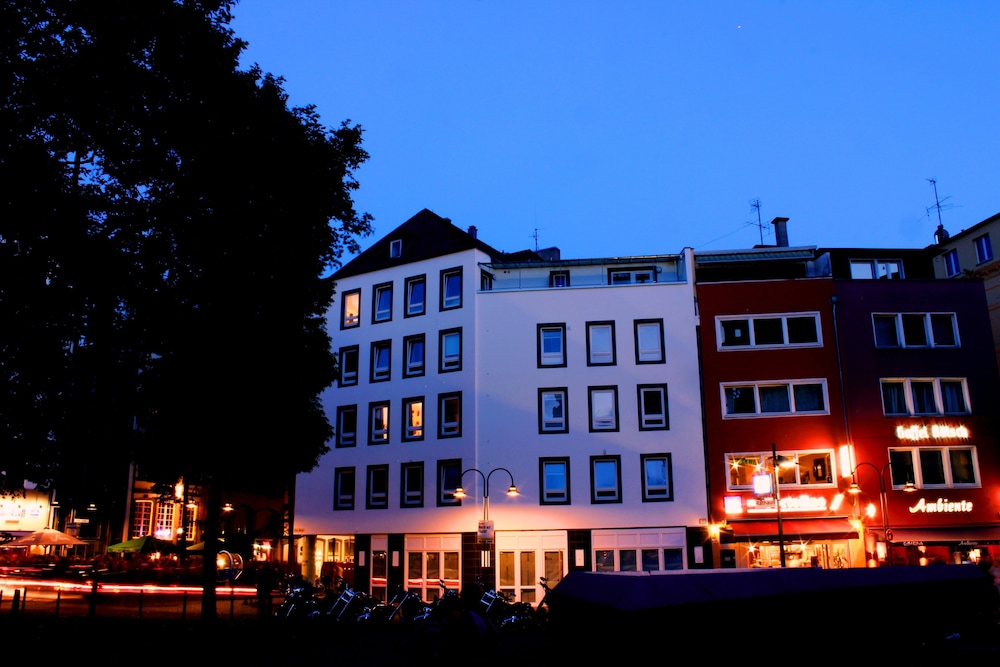 Front of property - evening/night
