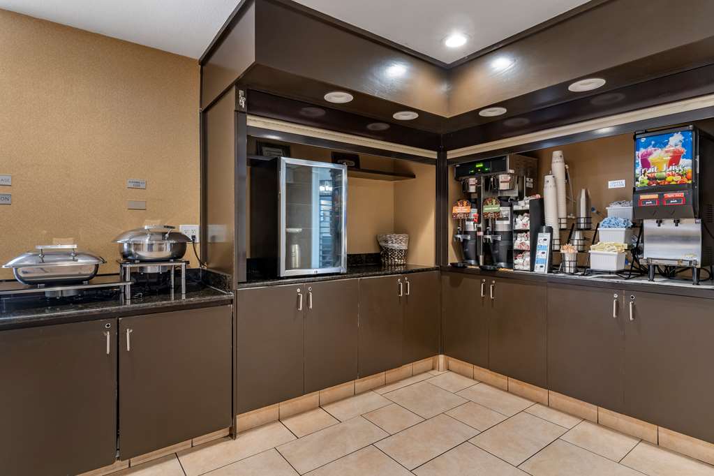 Best Western Plus Garden Court Inn - photo 4