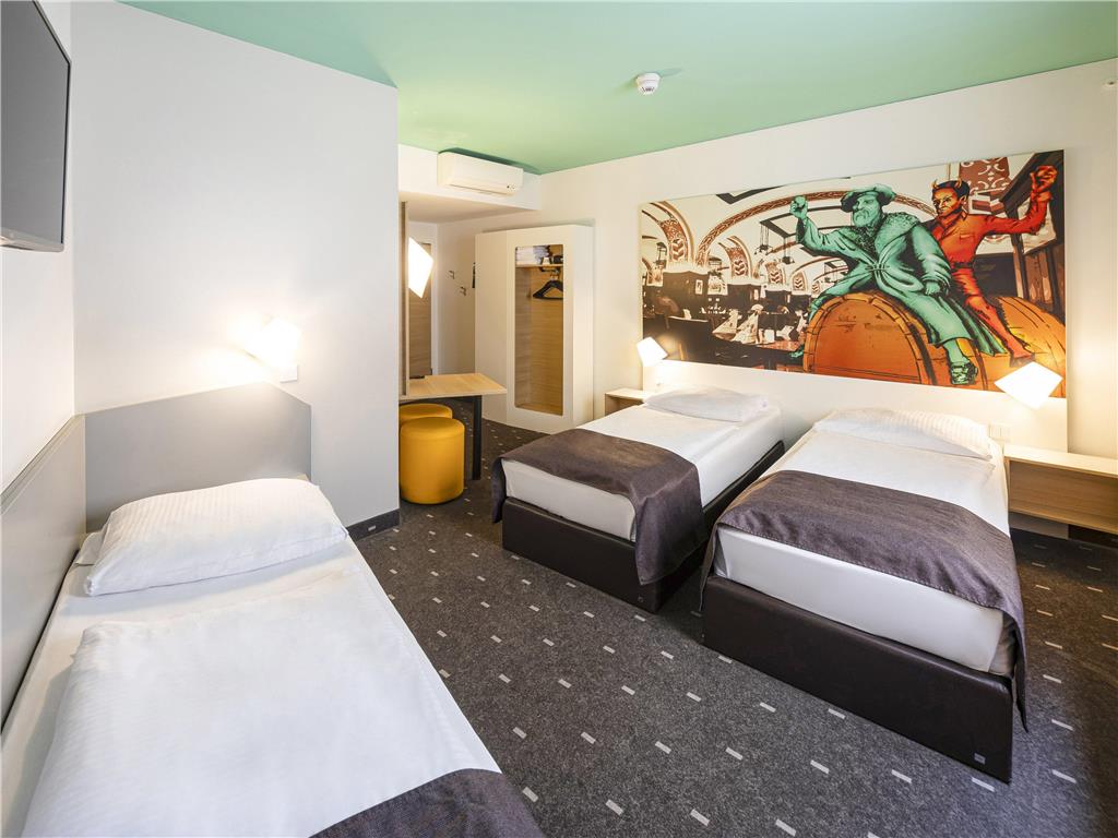 Guest room