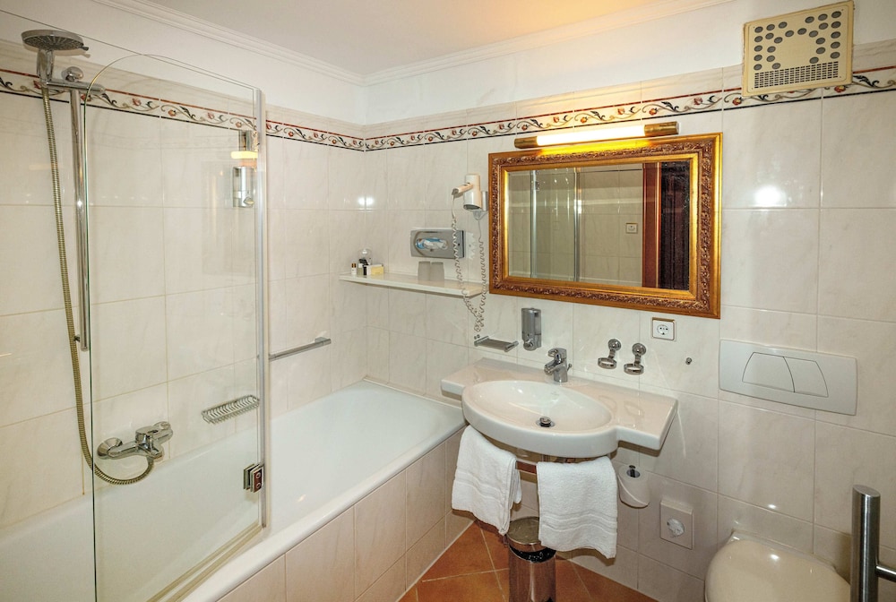 Bathroom amenities