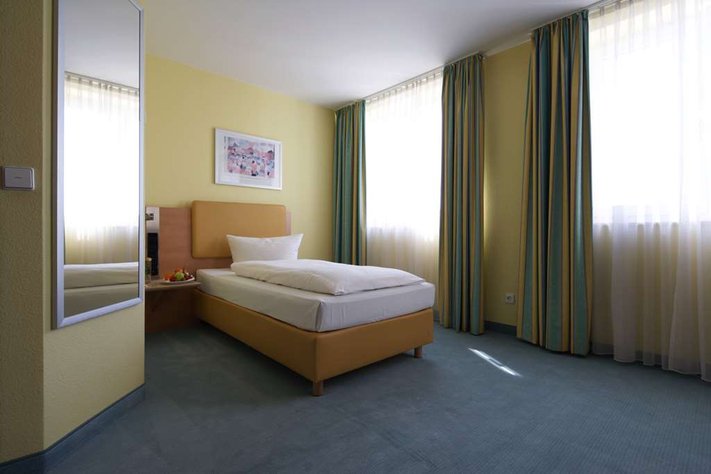 IntercityHotel Duesseldorf, Germany, Standard single room