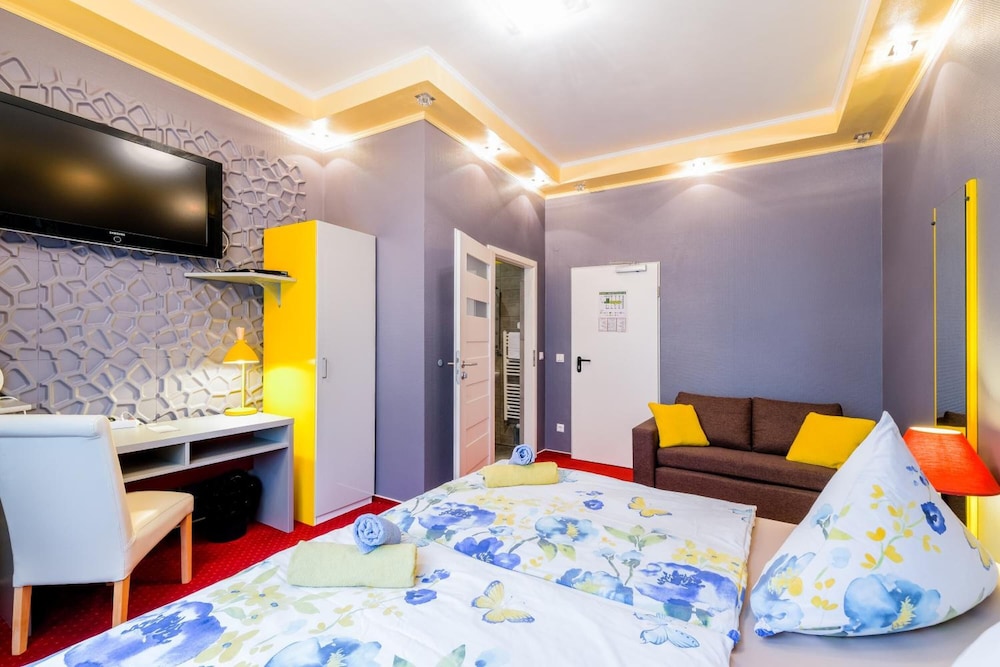 Hotel 108