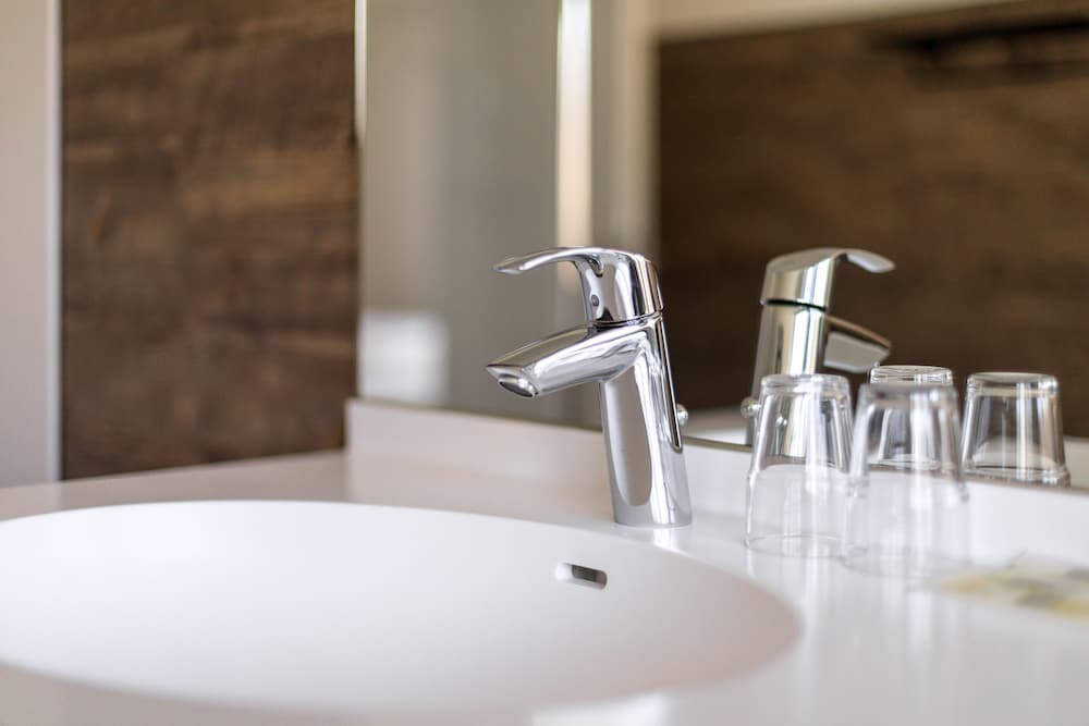 Bathroom sink