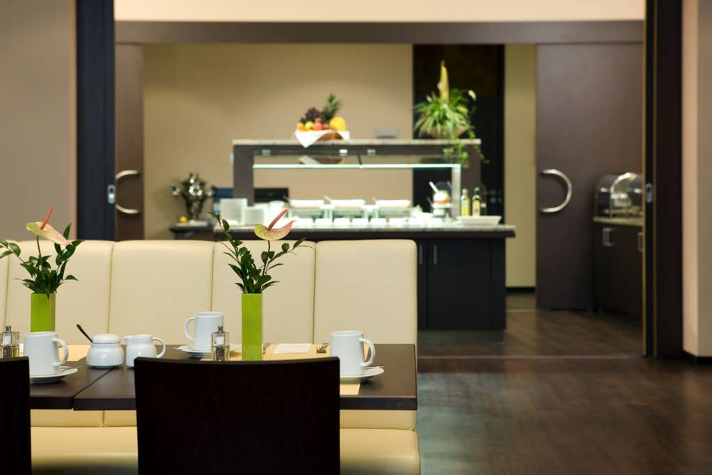 IntercityHotel Essen, Germany, restaurant
