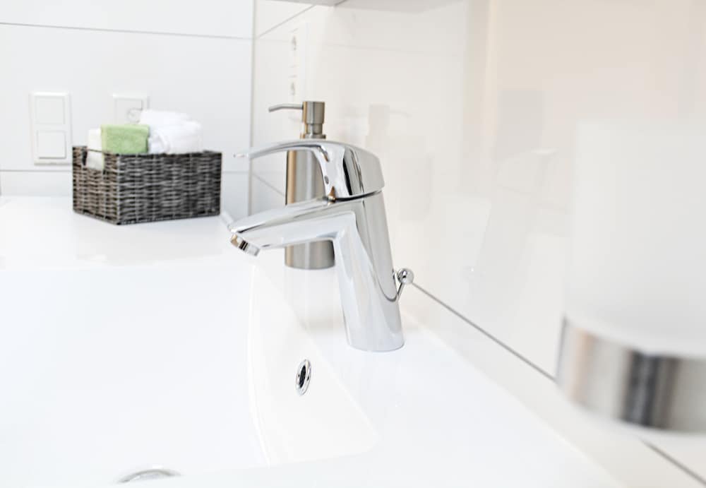 Bathroom sink