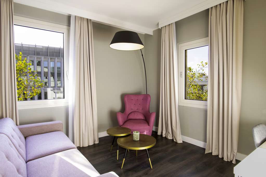 Guest room