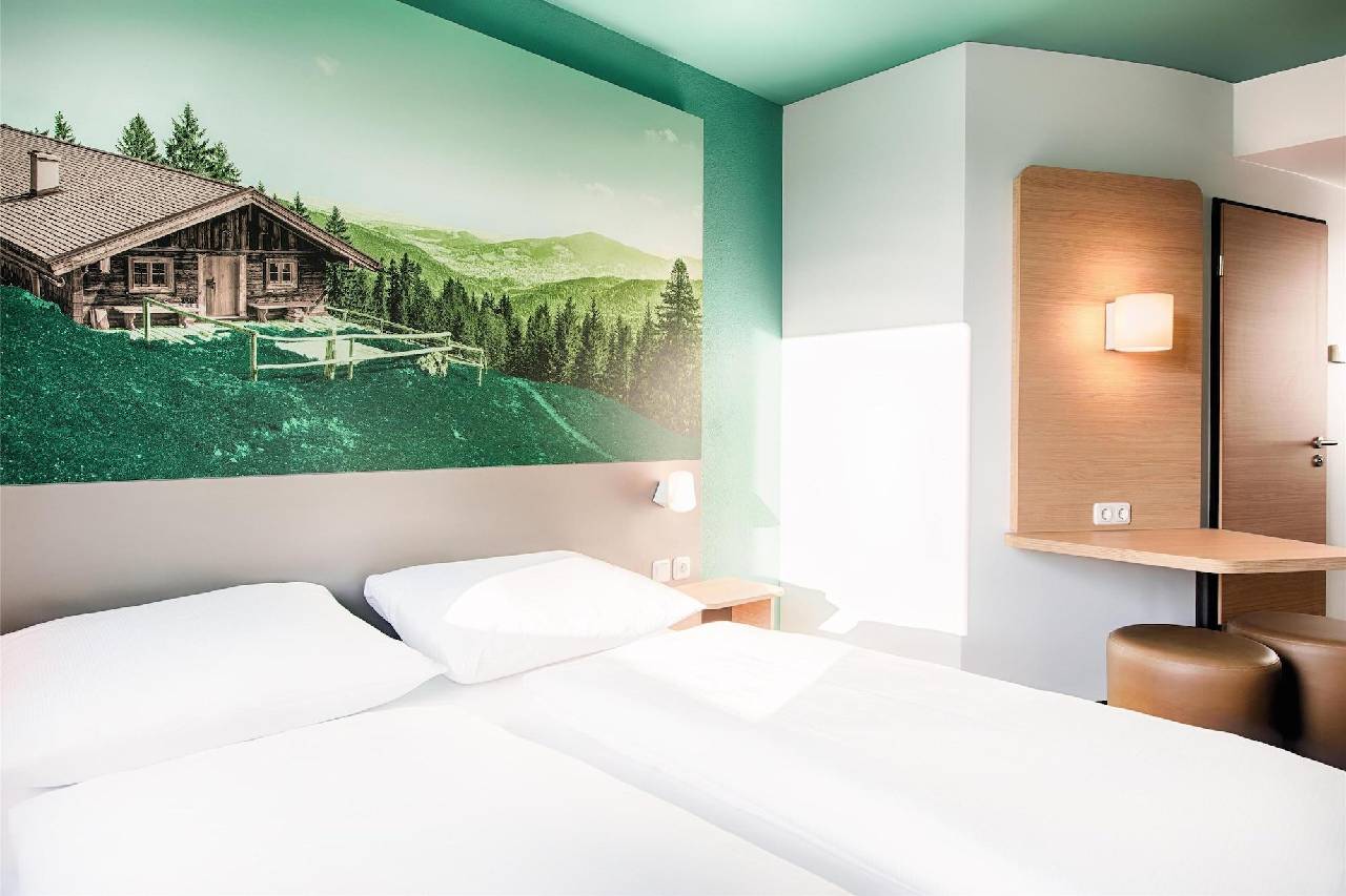 Guest room