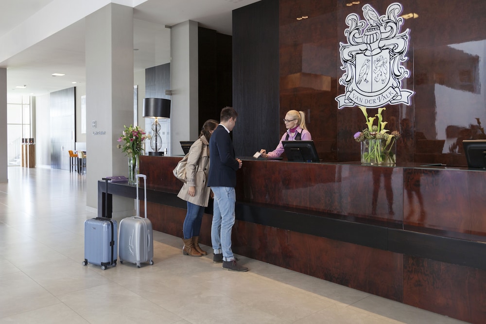 Check-in/check-out kiosk
