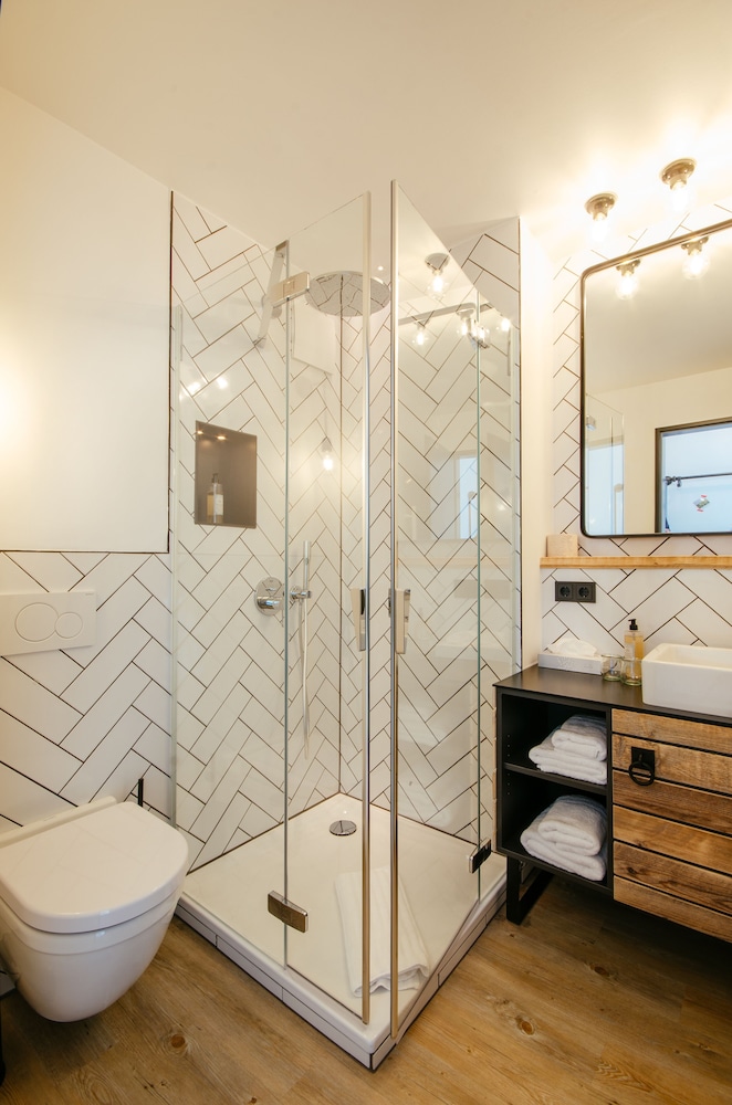 Bathroom shower