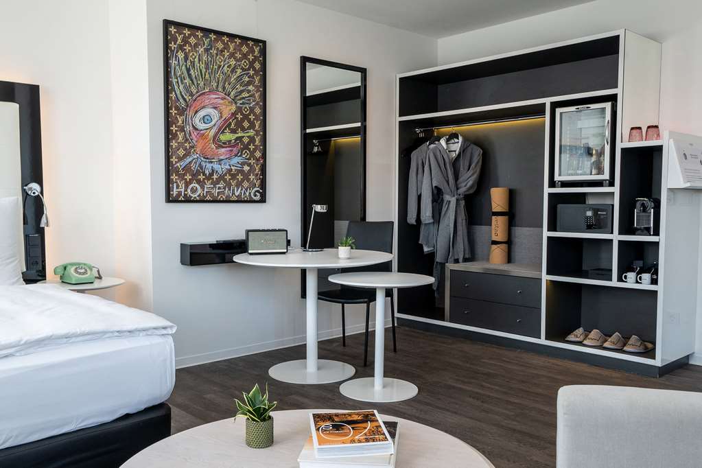Guest room