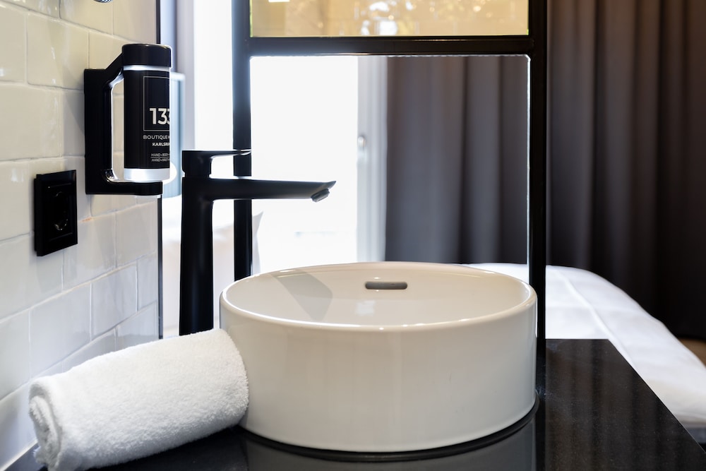 Bathroom amenities