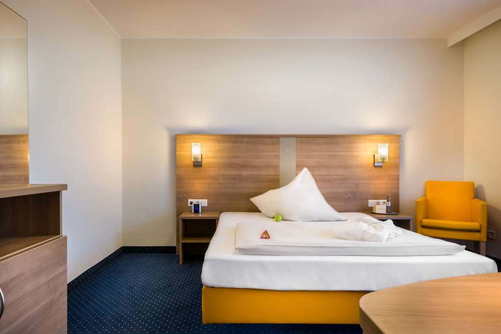 Standard single room TOP acora Hotel Dusseldorf