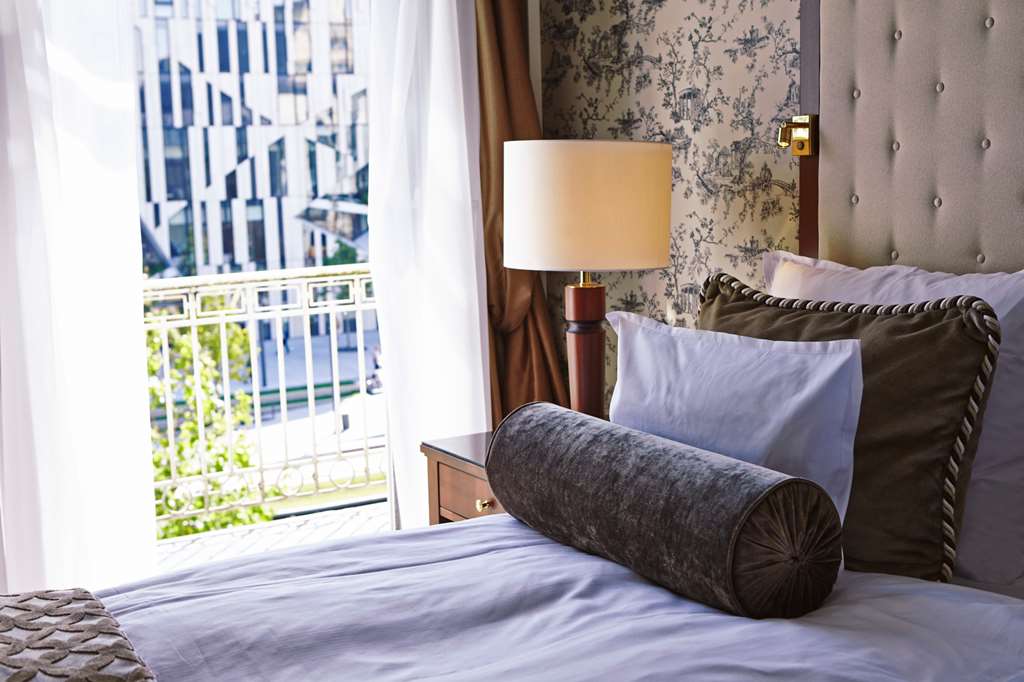Steigenberger Parkhotel, Duesseldorf, Germany - Deluxe room