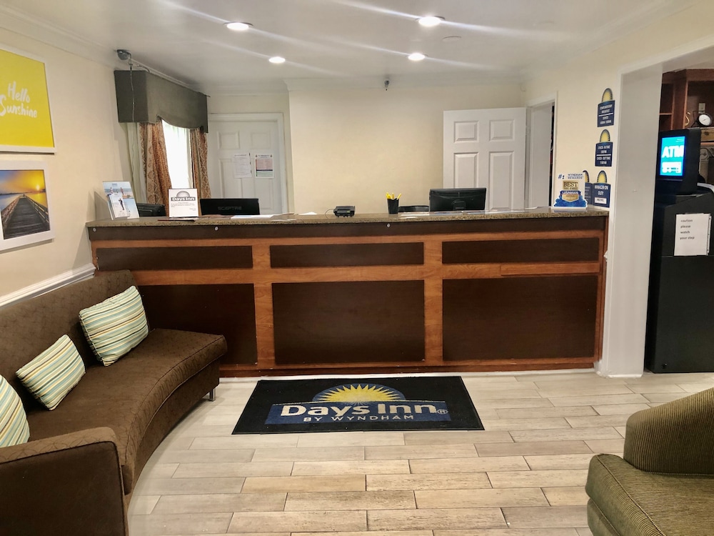 Days Inn by Wyndham Manning - photo 2