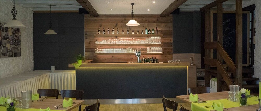 Hotel Bar
