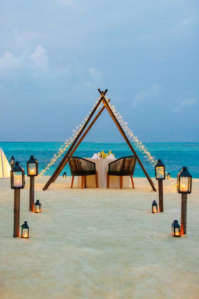 OZEN LIFE MAADHOO Dine By Design Moonlit Dinner