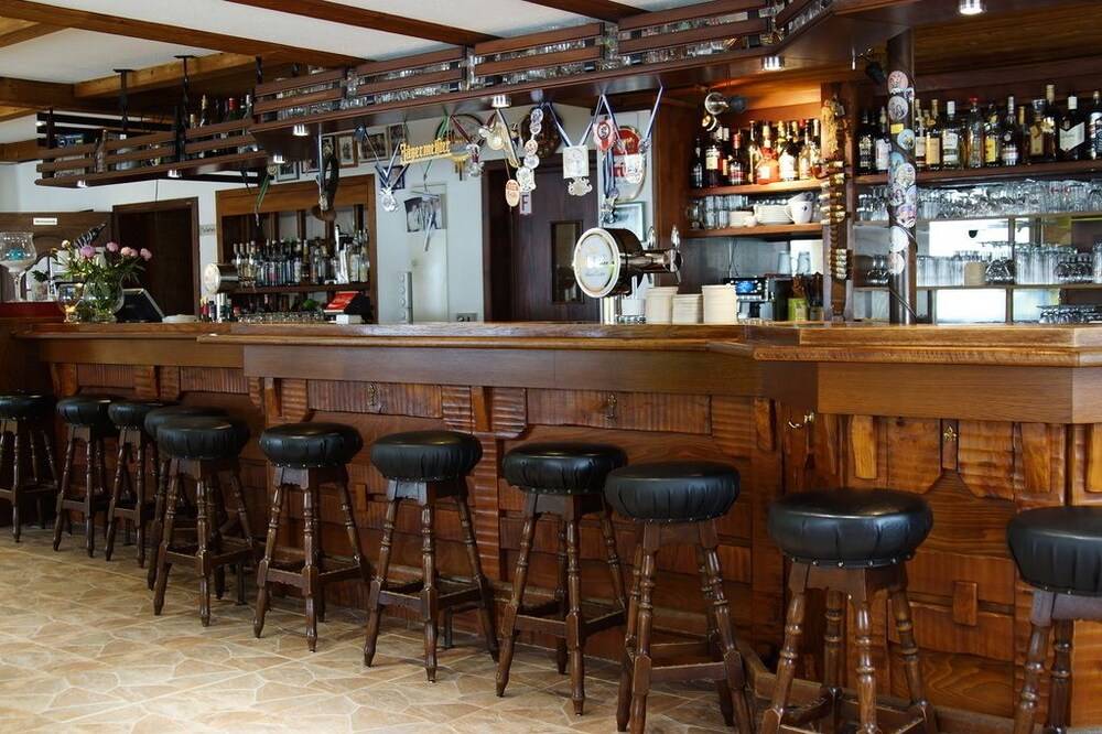 Hotel Bar