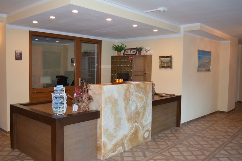 Check-in/check-out kiosk