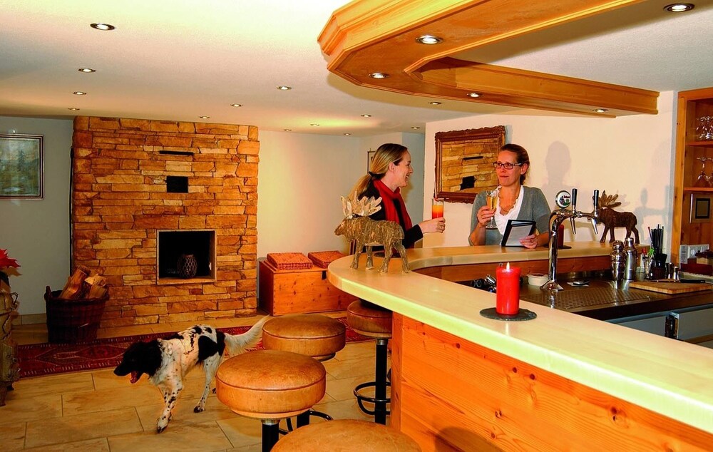 Hotel Bar